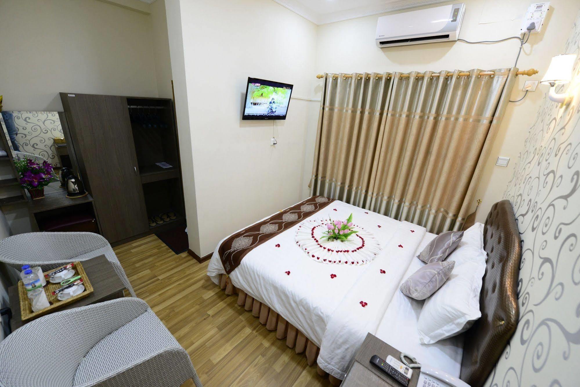 Tiger One Hotel Mandalay Exterior photo