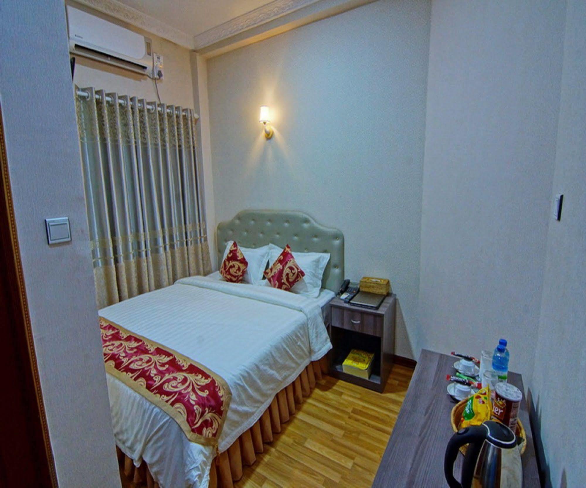 Tiger One Hotel Mandalay Exterior photo